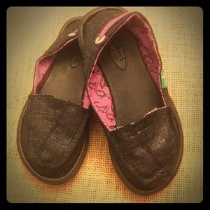 NWOT: Girls Sanuk Slip On, Size 11